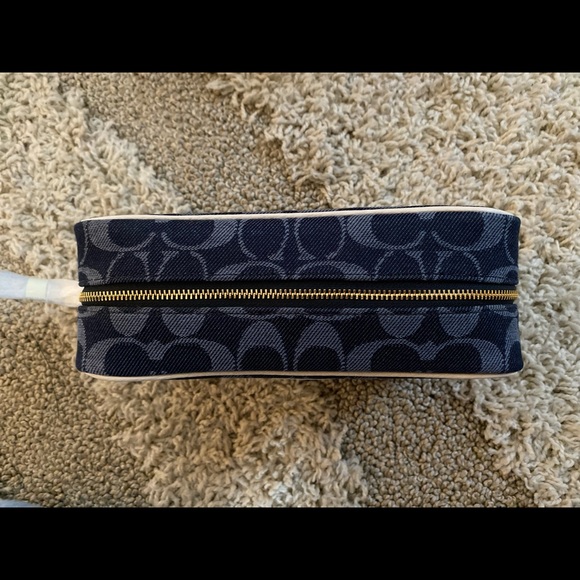 COACH MAKEUP BAG/LARGE WRISTLET, NWT!!! - Picture 4 of 6